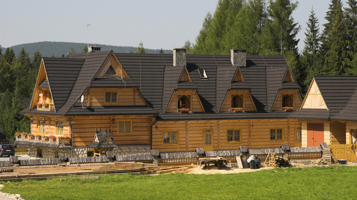 GERARD Shake Charcoal Wooden house references from Poland